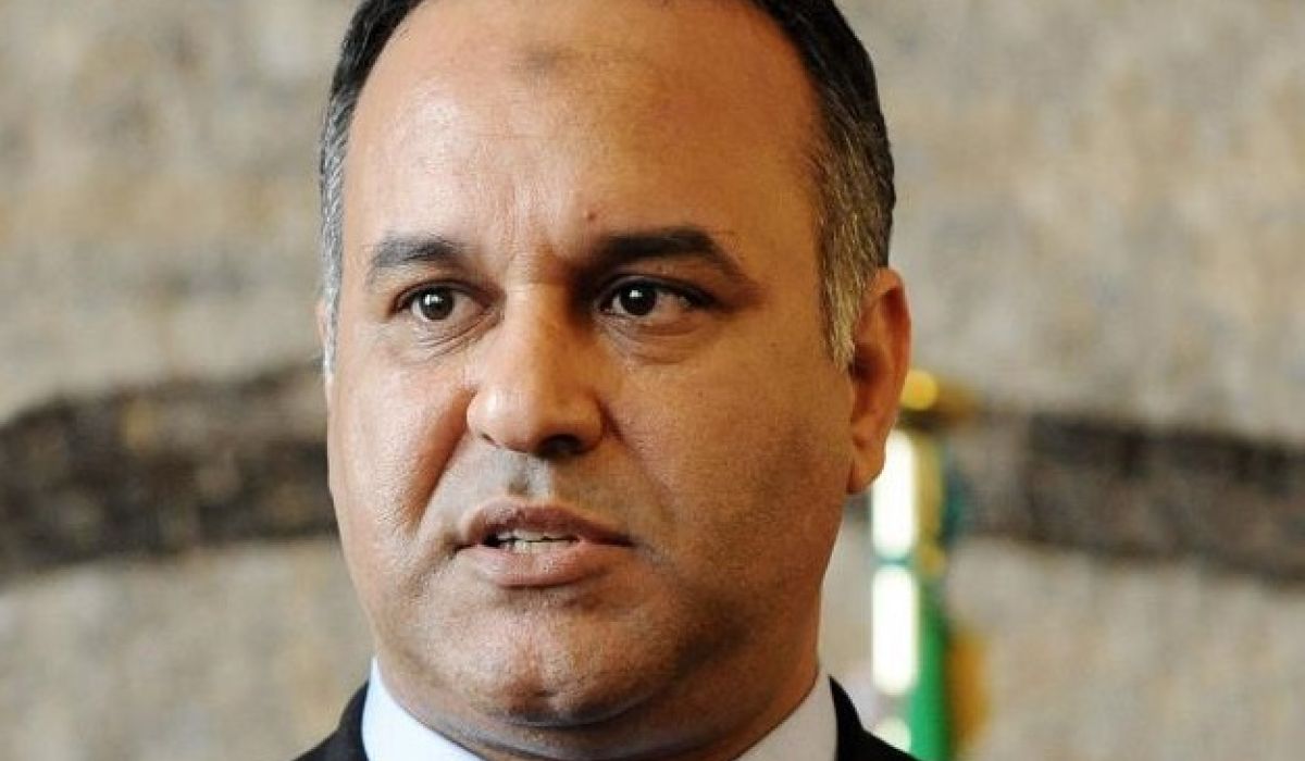 خاص... "العيساوي" يؤكد تعذره تسليم وزارة الاقتصاد إلى بومطاري إلى حين الفصل بخصوص الطعن في قرار إقالته