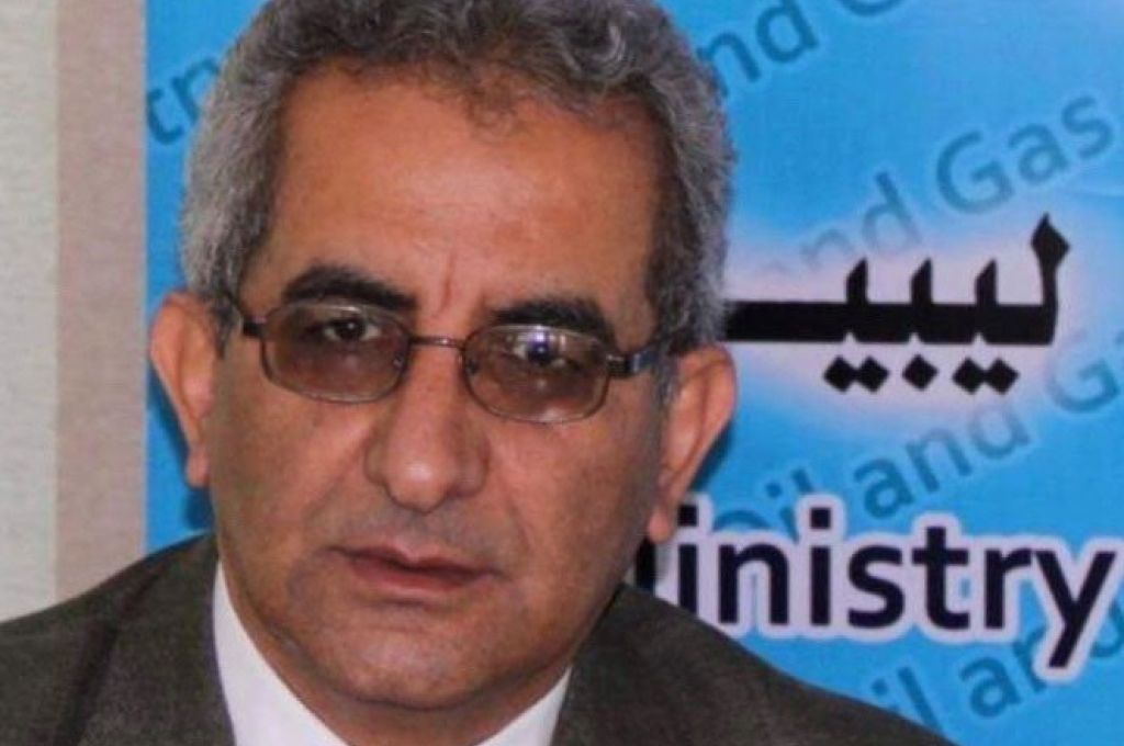 تحت شعار "إحجز رقمك في المصرف وأنت في الحوش" .. بلدية طرابلس المركز تتبنى مبادرة لتنظيم استلام المواطنين للسيولة النقدية