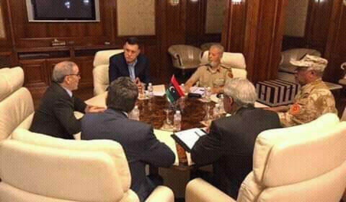 السراج يبحث أمن وسلامة المواقع النفطية